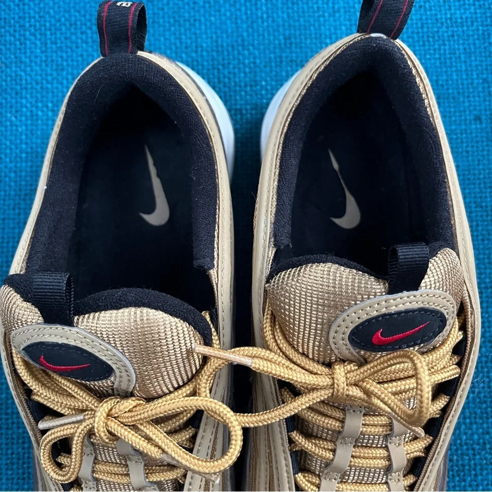 Men's Nike Air Max 97 OG Gold Sneakers Size 9.5 - Picture 3 of 10